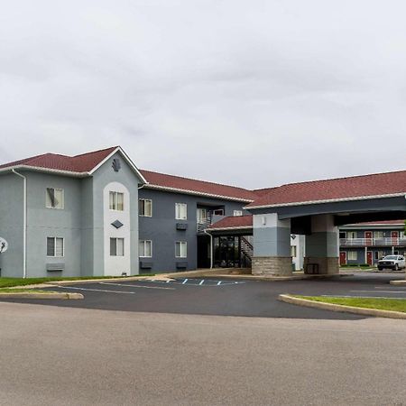Super 8 By Wyndham Indianapolis/Ne/Castleton Area Hotel Kültér fotó