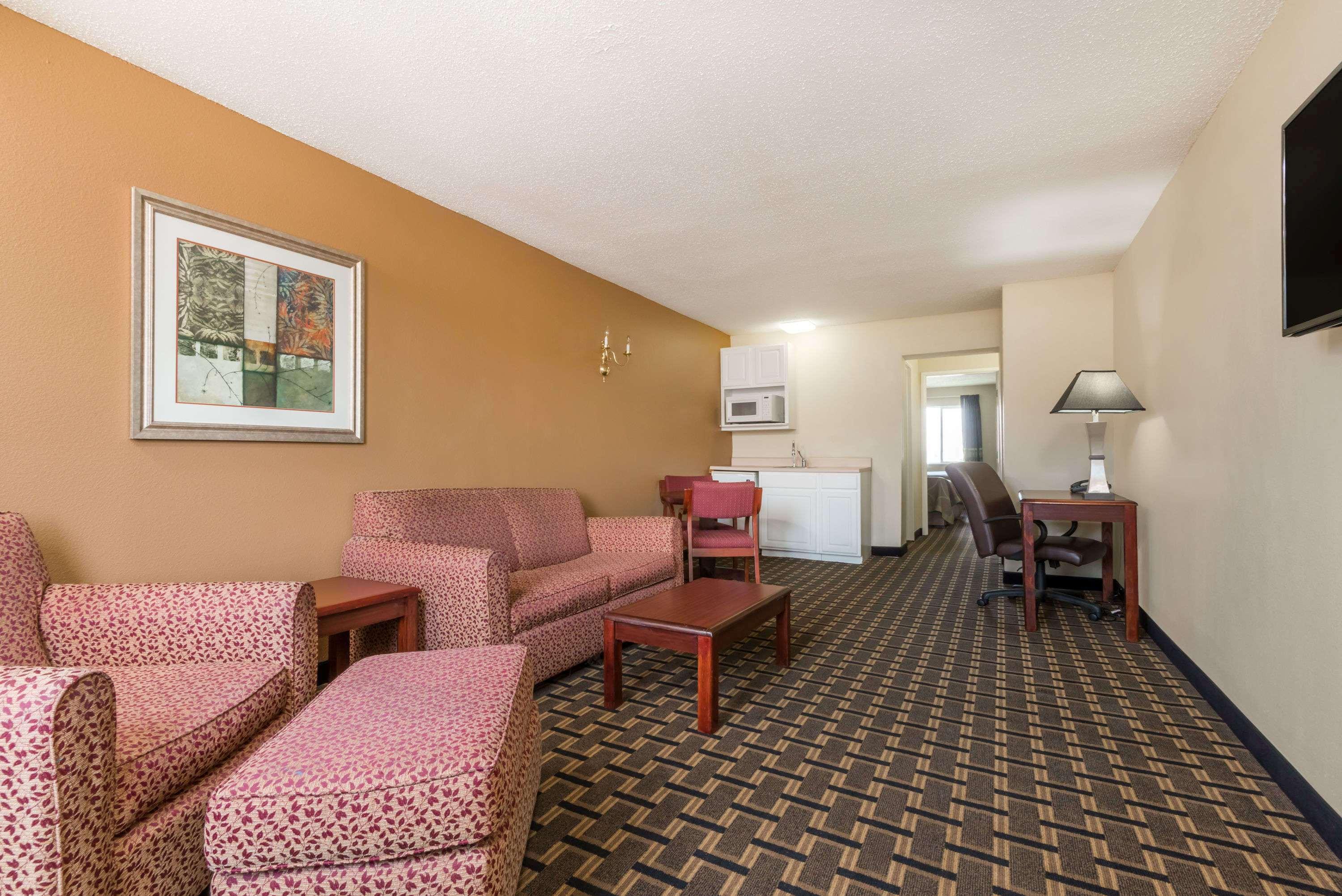 Super 8 By Wyndham Indianapolis/Ne/Castleton Area Hotel Kültér fotó