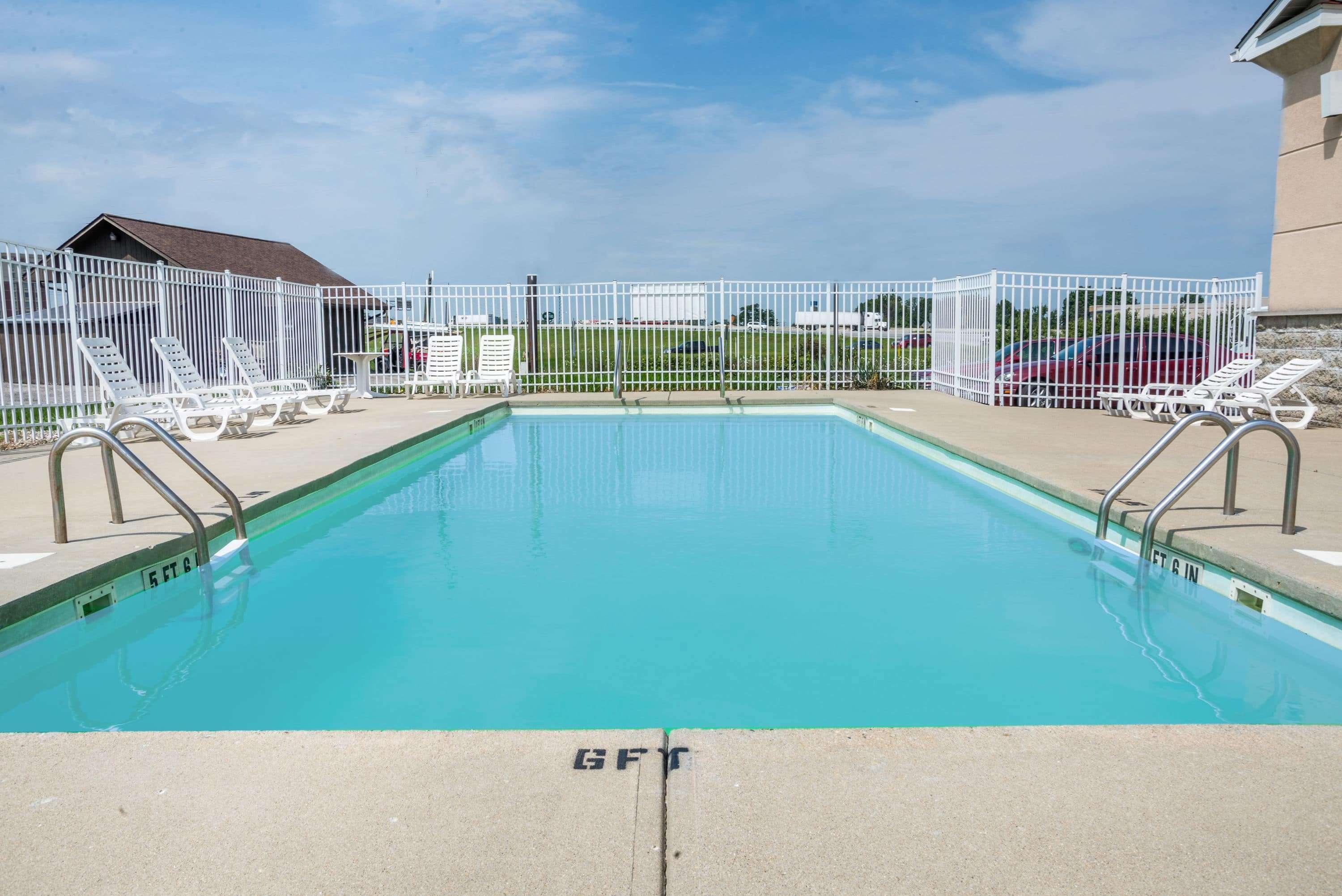 Super 8 By Wyndham Indianapolis/Ne/Castleton Area Hotel Kültér fotó
