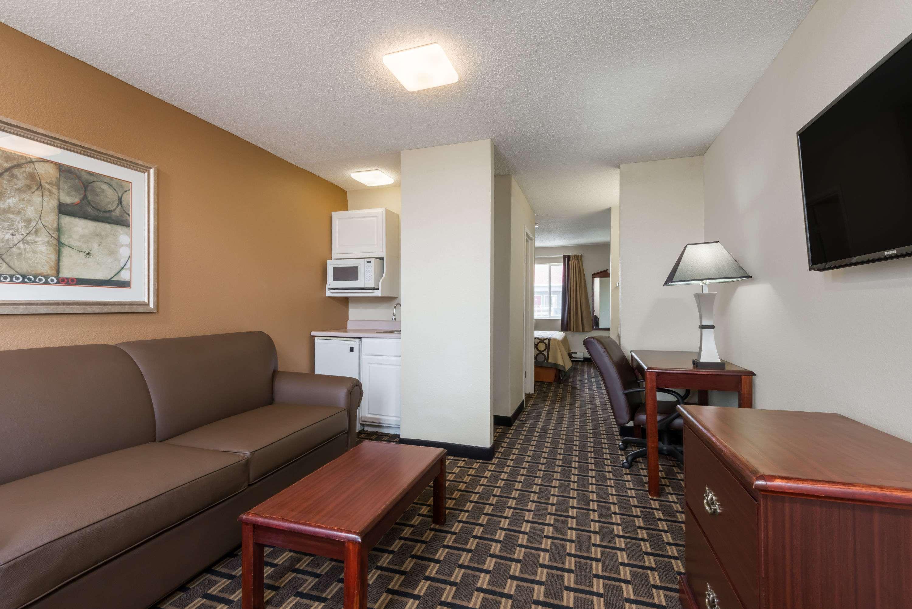 Super 8 By Wyndham Indianapolis/Ne/Castleton Area Hotel Kültér fotó