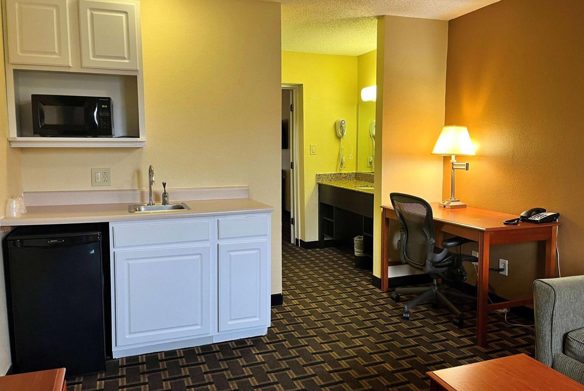 Super 8 By Wyndham Indianapolis/Ne/Castleton Area Hotel Kültér fotó