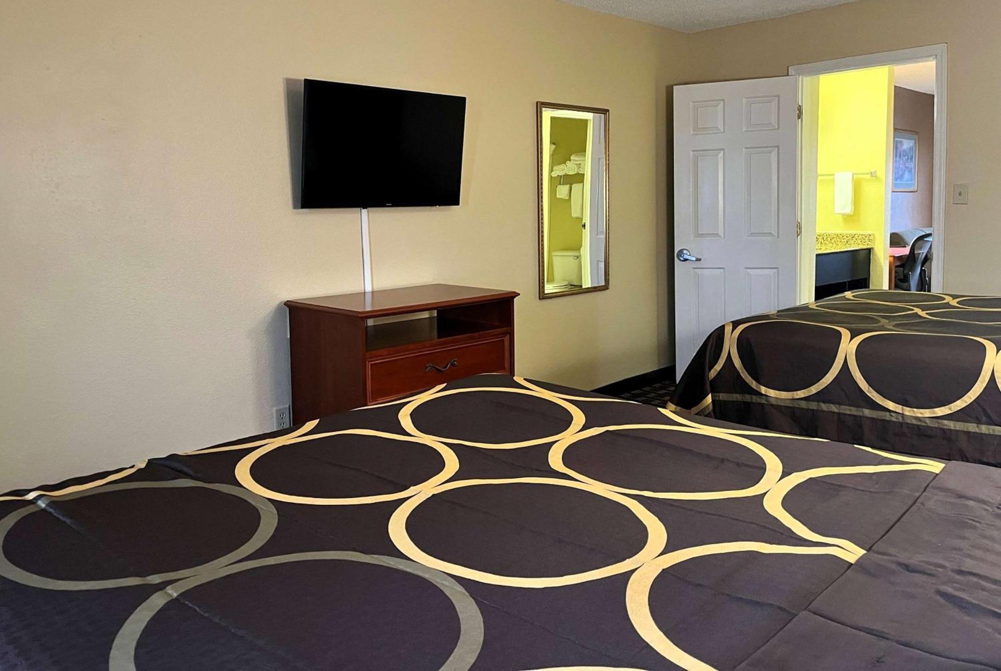 Super 8 By Wyndham Indianapolis/Ne/Castleton Area Hotel Kültér fotó