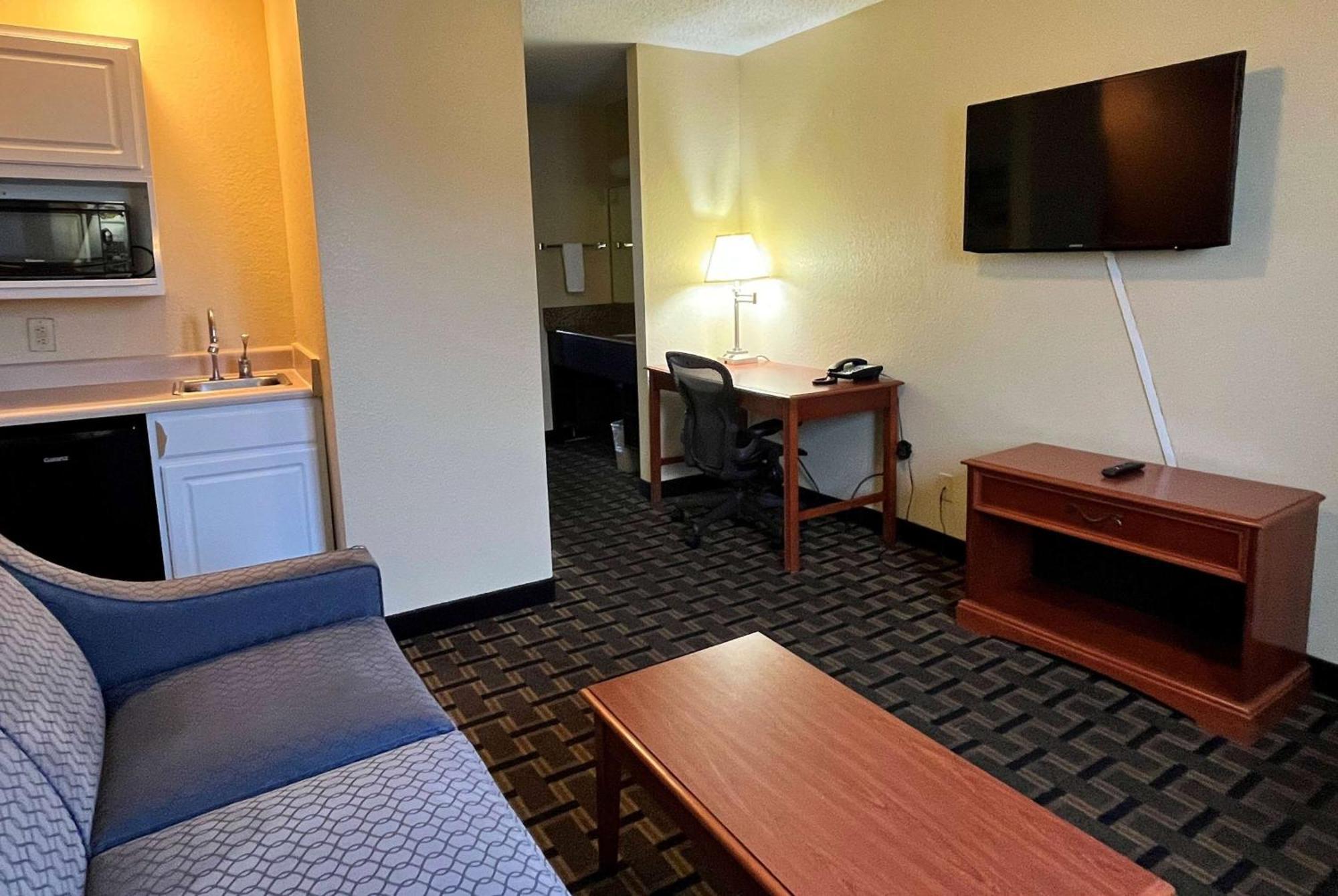 Super 8 By Wyndham Indianapolis/Ne/Castleton Area Hotel Kültér fotó