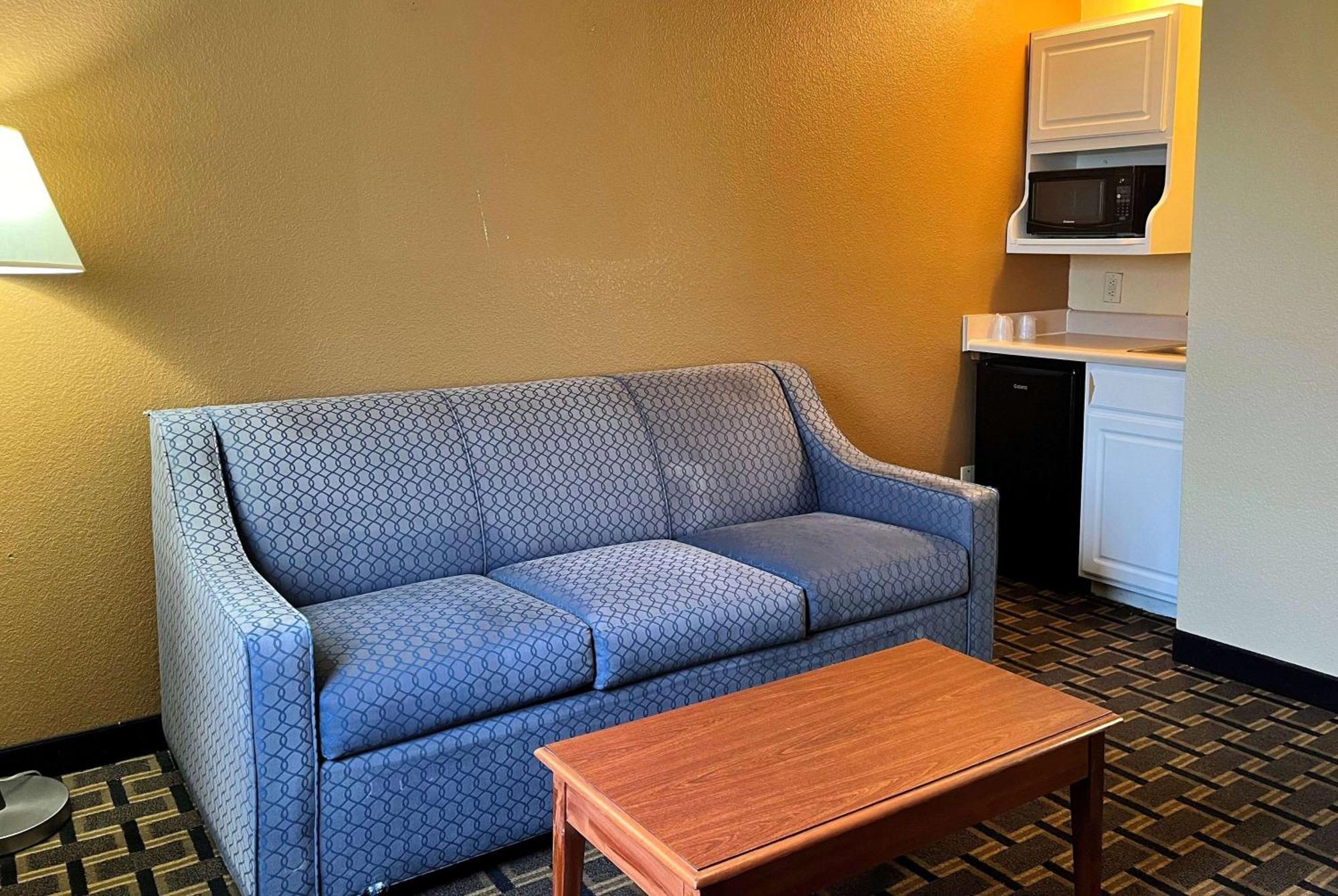 Super 8 By Wyndham Indianapolis/Ne/Castleton Area Hotel Kültér fotó