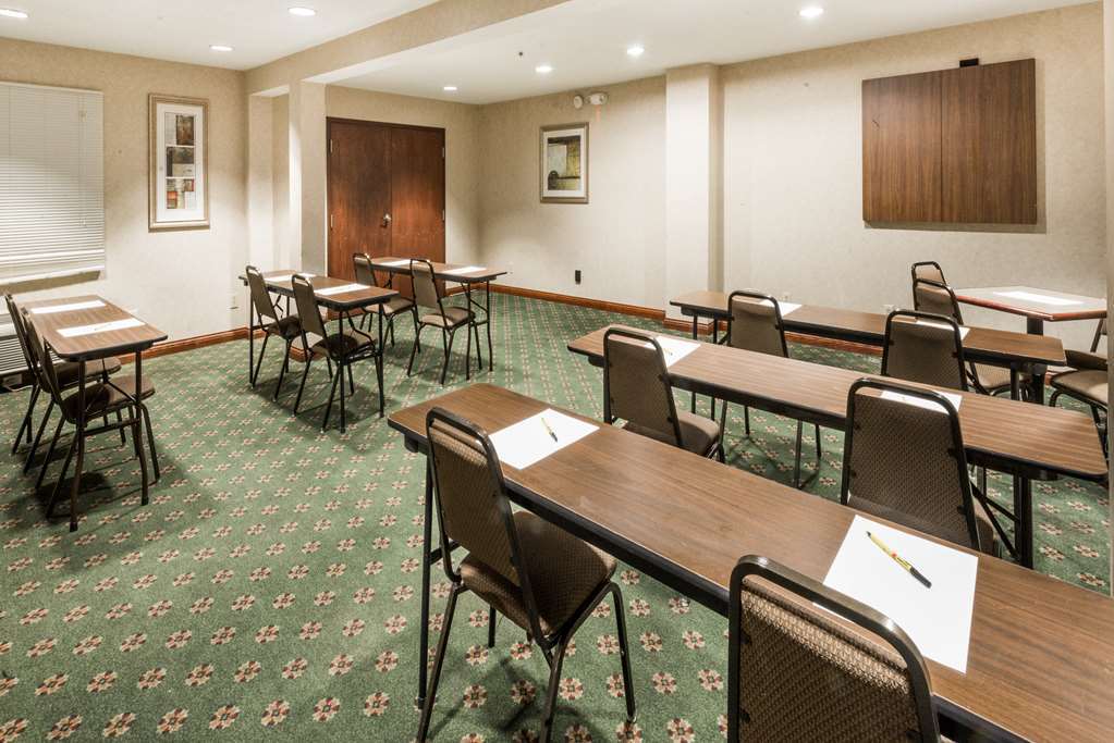Super 8 By Wyndham Indianapolis/Ne/Castleton Area Hotel Létesítmények fotó