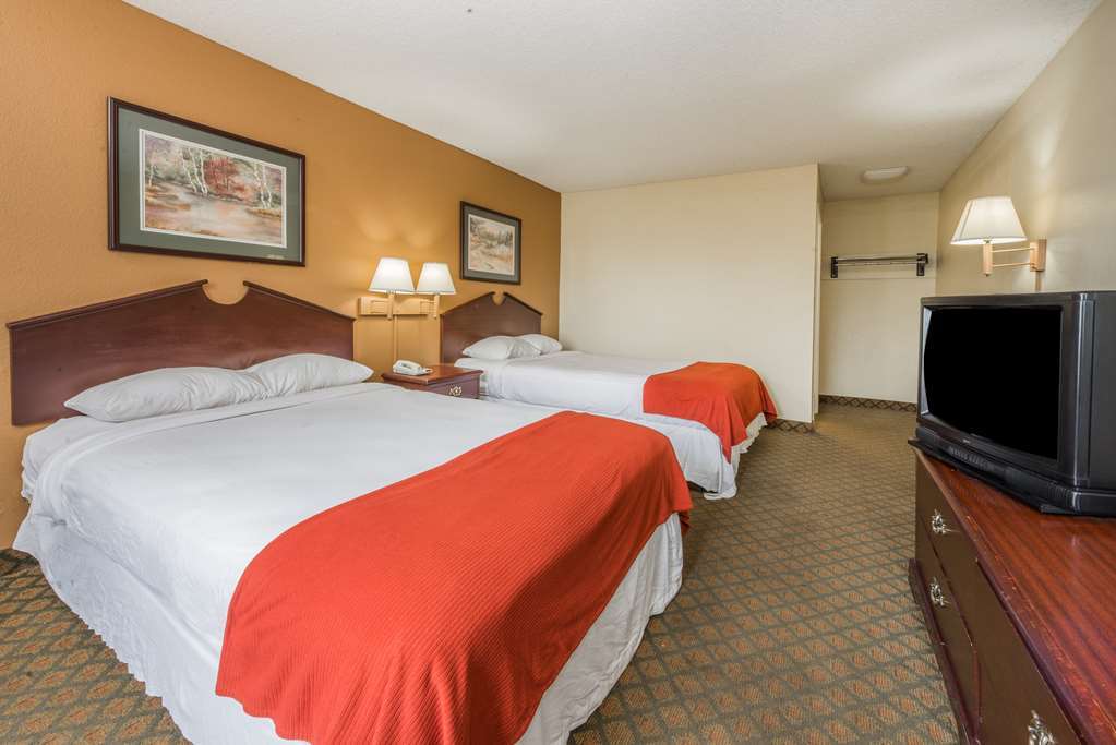 Super 8 By Wyndham Indianapolis/Ne/Castleton Area Hotel Szoba fotó