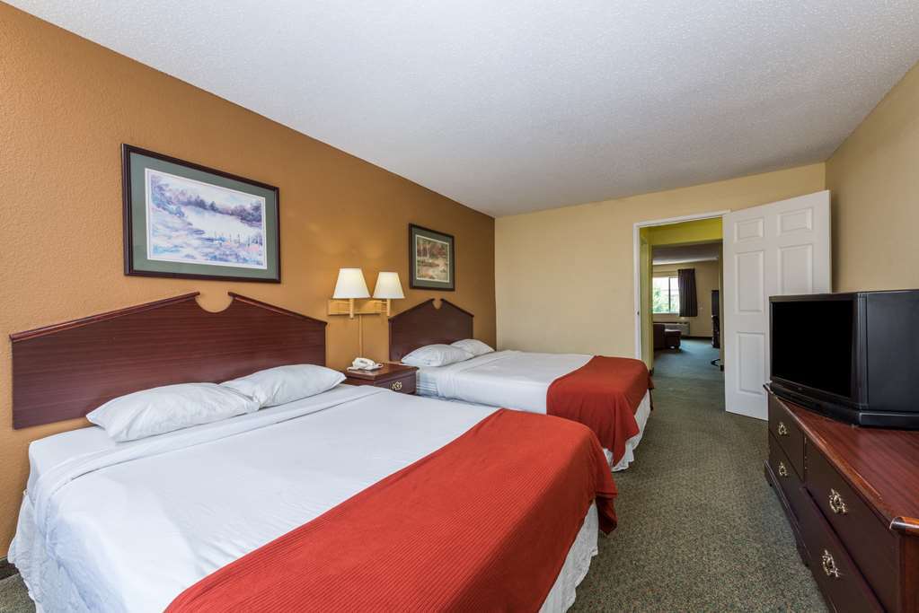 Super 8 By Wyndham Indianapolis/Ne/Castleton Area Hotel Szoba fotó