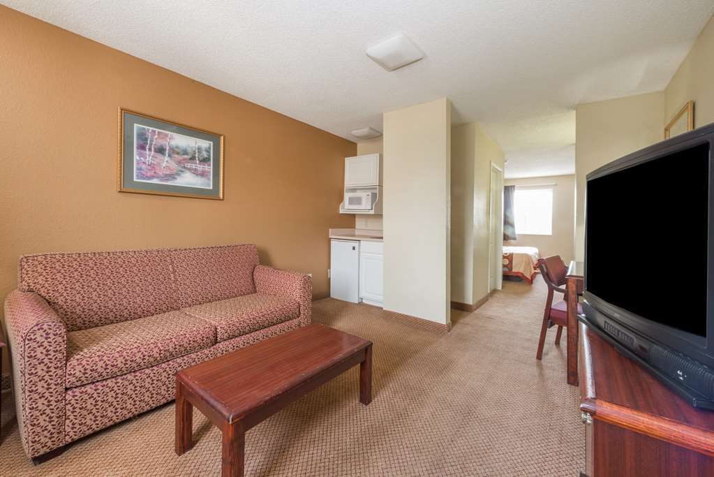 Super 8 By Wyndham Indianapolis/Ne/Castleton Area Hotel Szoba fotó